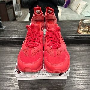 Men’s Nike Huaraches